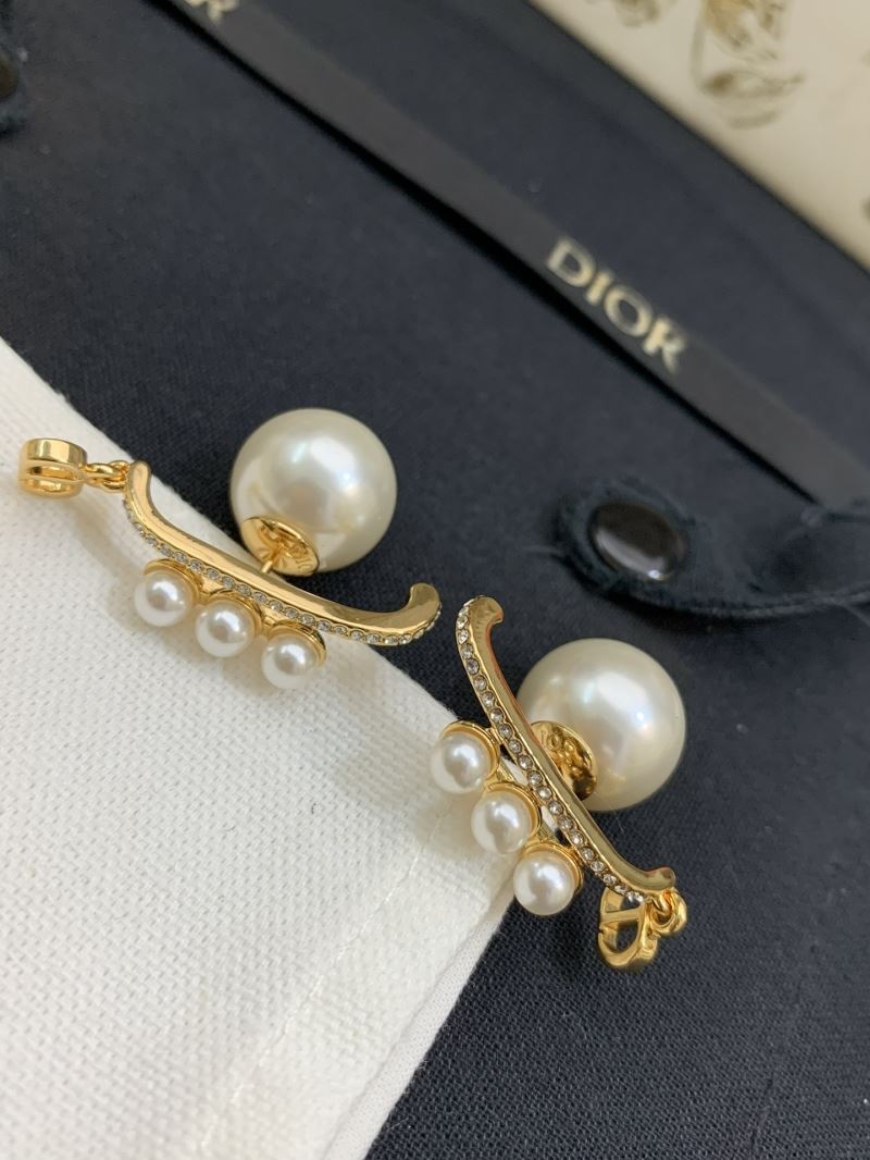 chr1st1an D10r earrings
